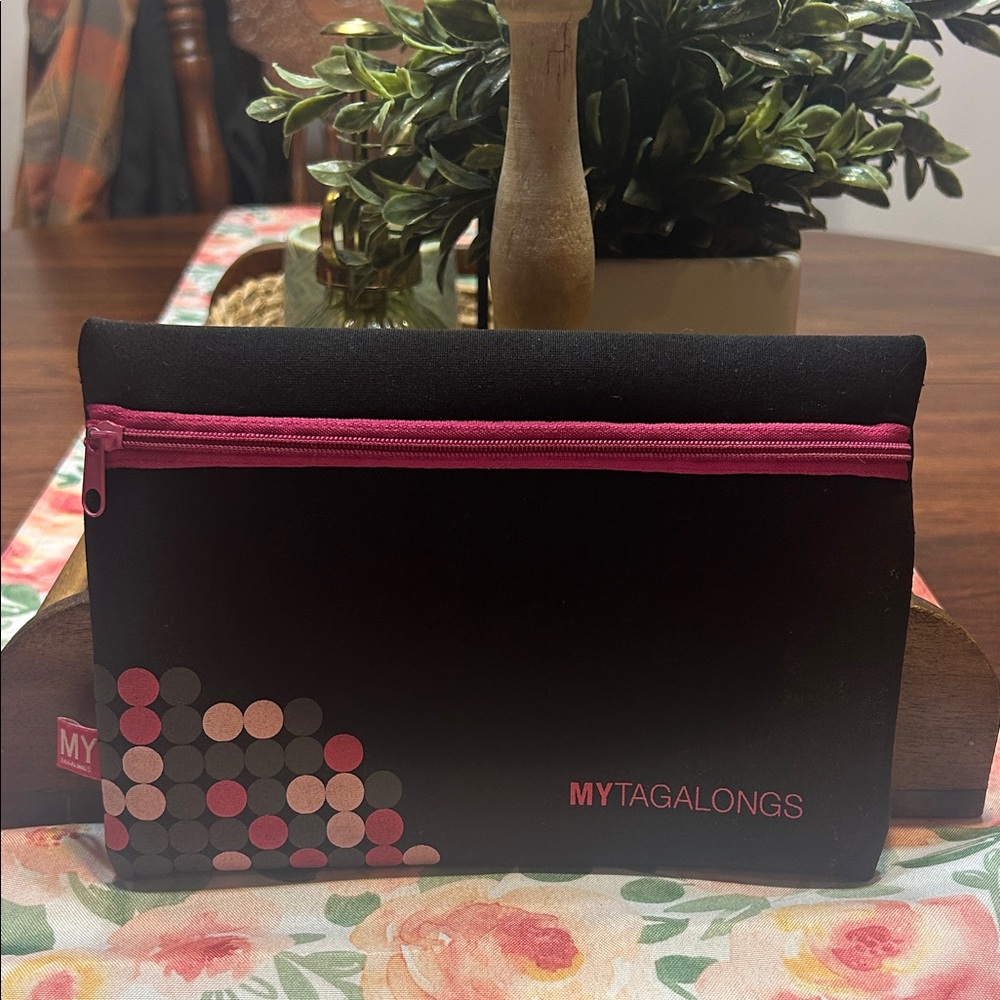 MYTAGALONGS zipper pouch travel organizer